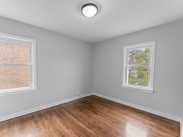 8252 S Calumet Avenue, Chicago, IL 60619