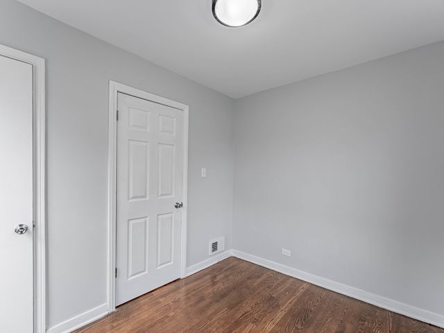8252 S Calumet Avenue, Chicago, IL 60619