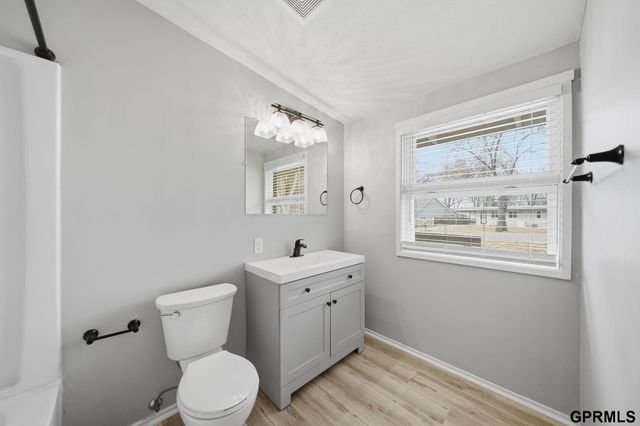 230 Prestwick Road, Lincoln, NE 68505