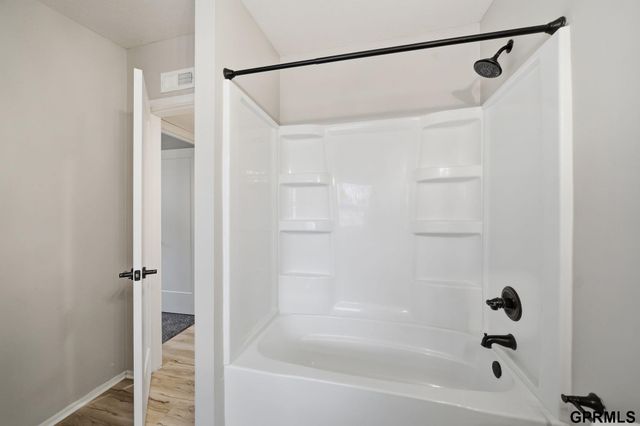 230 Prestwick Road, Lincoln, NE 68505