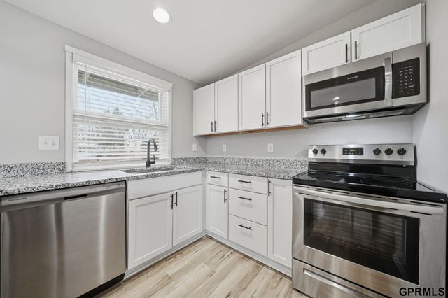 230 Prestwick Road, Lincoln, NE 68505