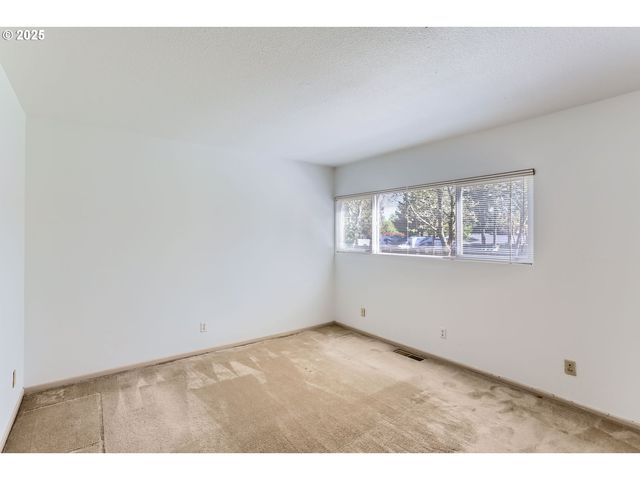 17822 Nw LAKEWAY Ct, Beaverton, OR 97006