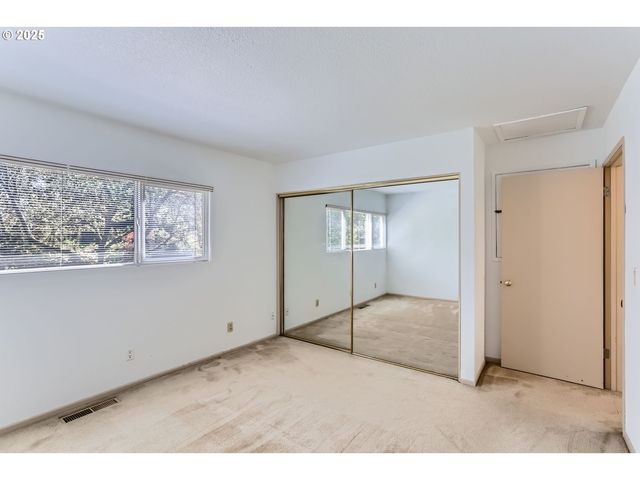 17822 Nw LAKEWAY Ct, Beaverton, OR 97006