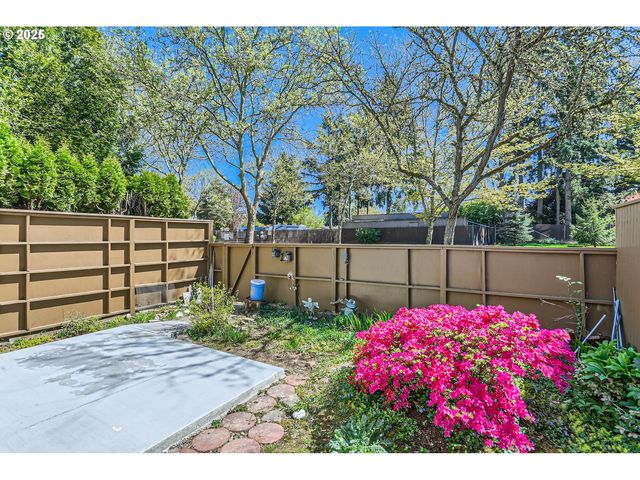 17822 Nw LAKEWAY Ct, Beaverton, OR 97006