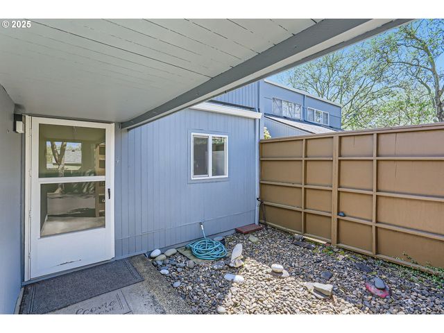 17822 Nw LAKEWAY Ct, Beaverton, OR 97006