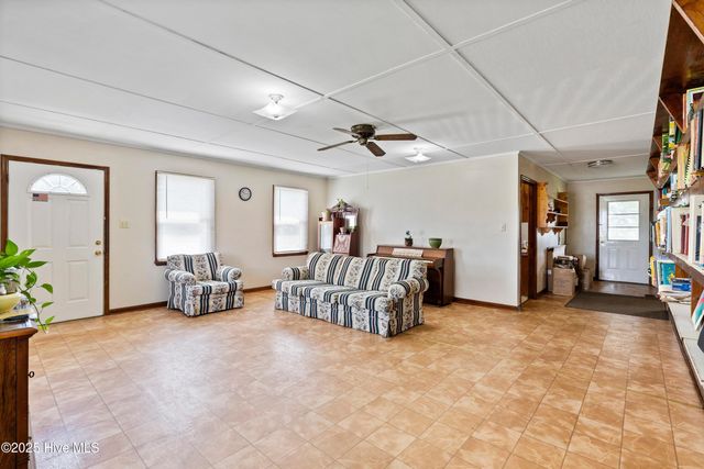 103 Top Tobacco Road, Lake Waccamaw, NC 28450