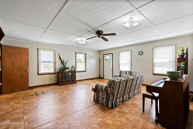 103 Top Tobacco Road, Lake Waccamaw, NC 28450