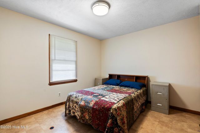 103 Top Tobacco Road, Lake Waccamaw, NC 28450