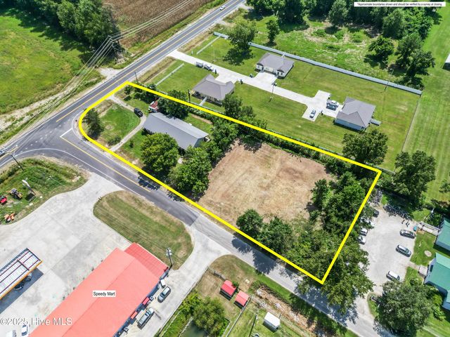 103 Top Tobacco Road, Lake Waccamaw, NC 28450