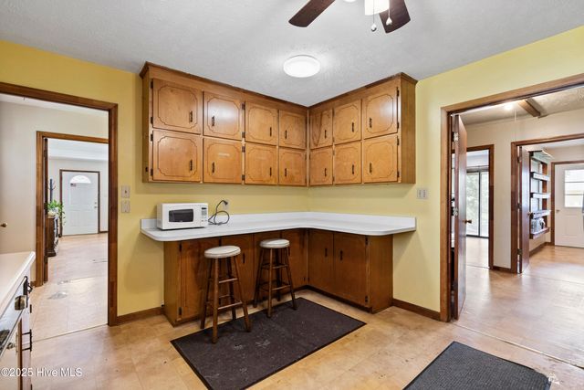 103 Top Tobacco Road, Lake Waccamaw, NC 28450