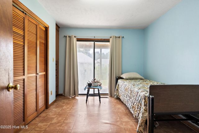 103 Top Tobacco Road, Lake Waccamaw, NC 28450