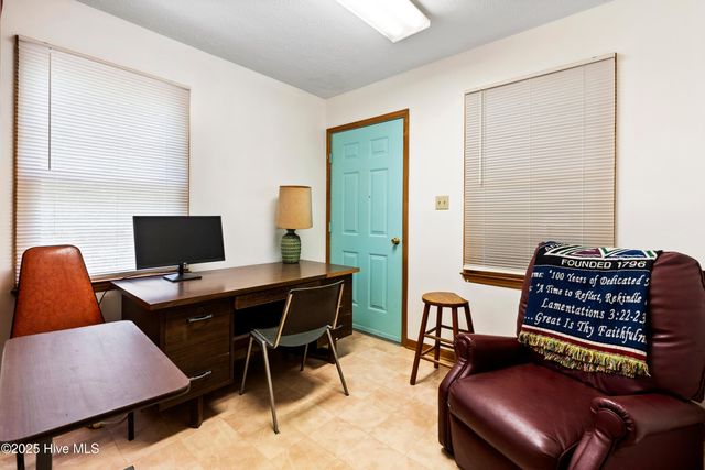 103 Top Tobacco Road, Lake Waccamaw, NC 28450