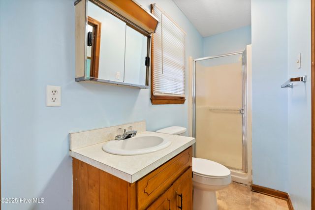 103 Top Tobacco Road, Lake Waccamaw, NC 28450