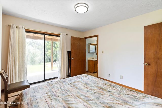 103 Top Tobacco Road, Lake Waccamaw, NC 28450