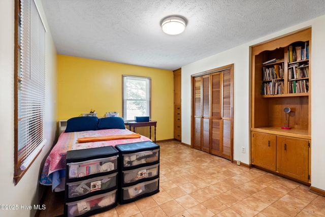 103 Top Tobacco Road, Lake Waccamaw, NC 28450