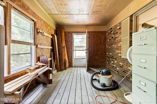 103 Top Tobacco Road, Lake Waccamaw, NC 28450