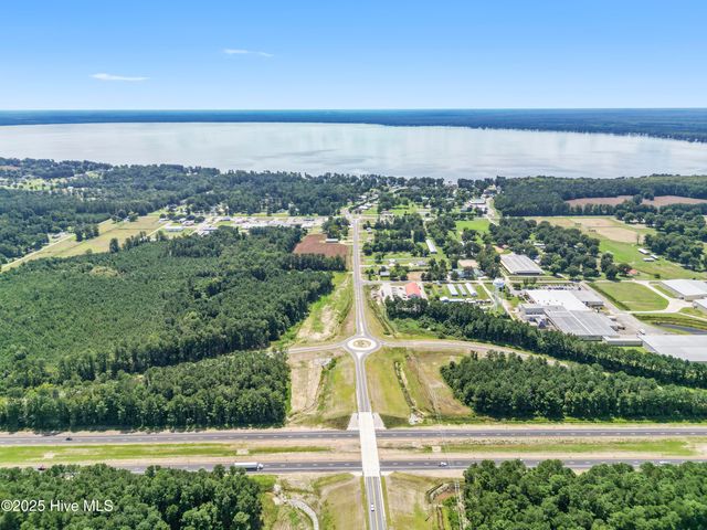 103 Top Tobacco Road, Lake Waccamaw, NC 28450