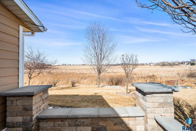 1217 N Lalley Ln Lane, Sioux Falls, SD 57107