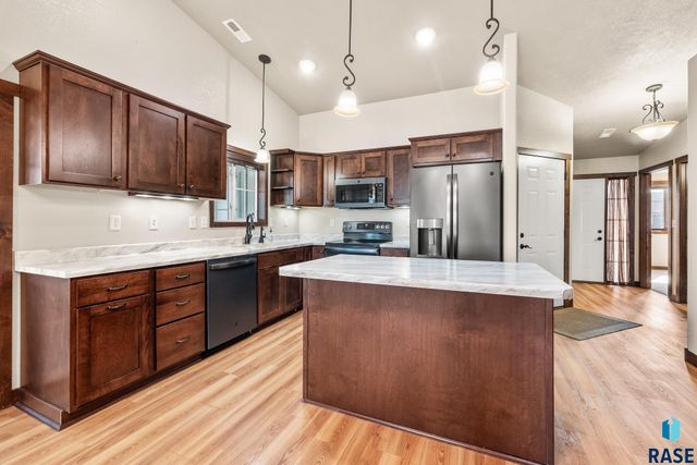 1217 N Lalley Ln Lane, Sioux Falls, SD 57107