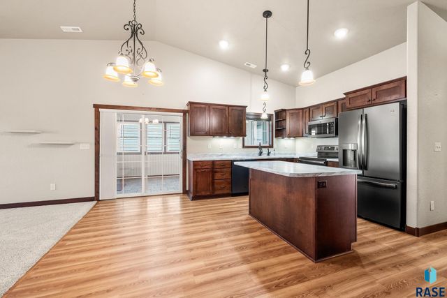 1217 N Lalley Ln Lane, Sioux Falls, SD 57107