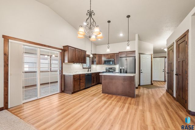 1217 N Lalley Ln Lane, Sioux Falls, SD 57107