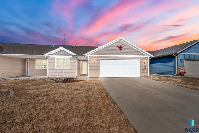 1217 N Lalley Ln Lane, Sioux Falls, SD 57107