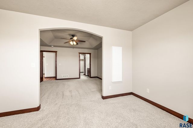 1217 N Lalley Ln Lane, Sioux Falls, SD 57107