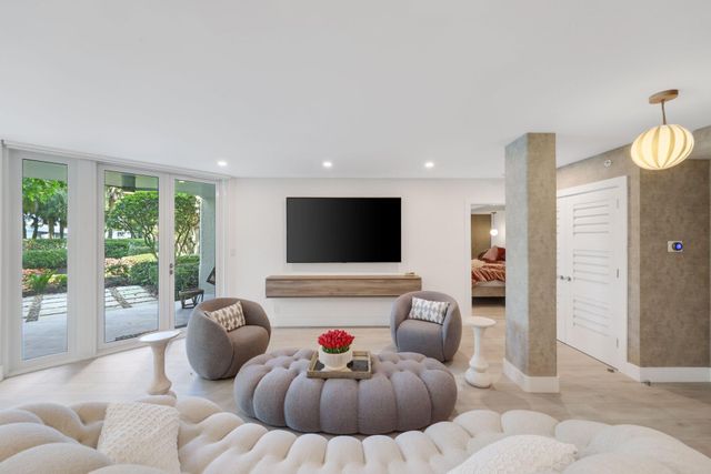 100 SE 5th Avenue 106, Boca Raton, FL 33432