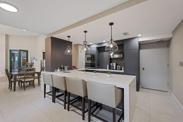 100 SE 5th Avenue 106, Boca Raton, FL 33432