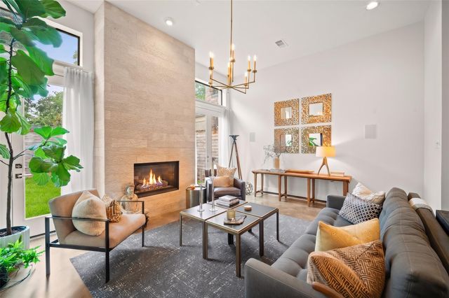 908 East 23rd, Houston, TX 77009