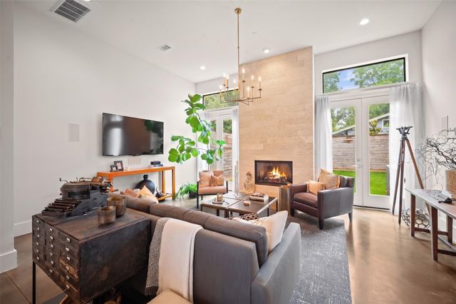 908 East 23rd, Houston, TX 77009