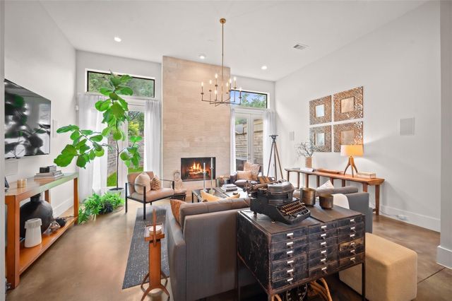 908 East 23rd, Houston, TX 77009