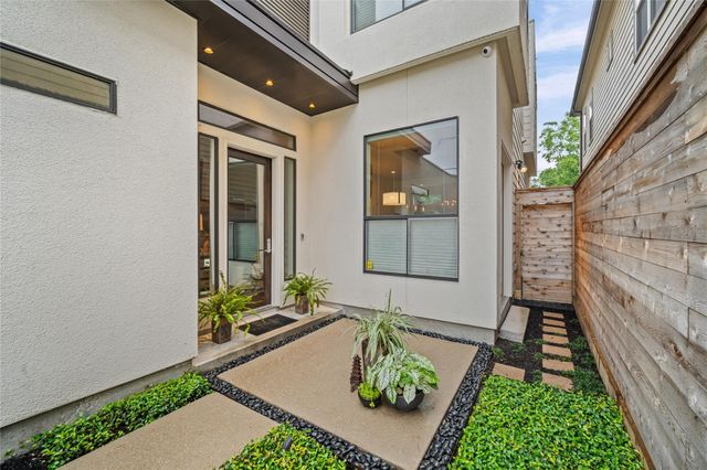 908 East 23rd, Houston, TX 77009