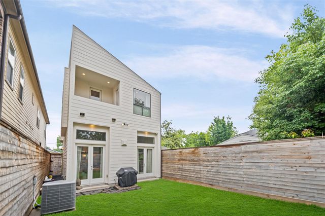 908 East 23rd, Houston, TX 77009