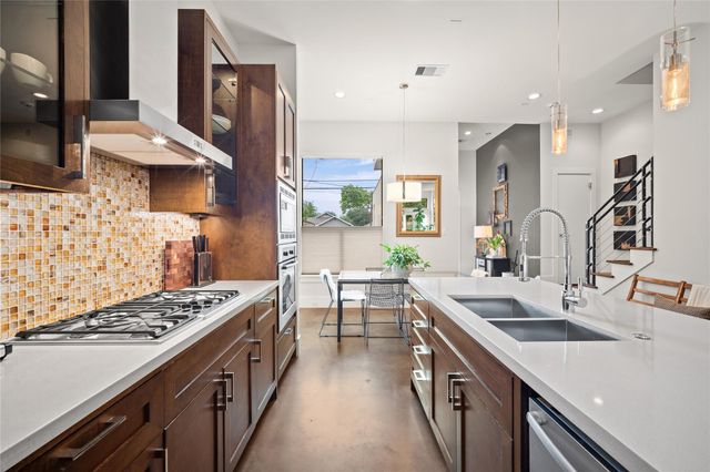 908 East 23rd, Houston, TX 77009