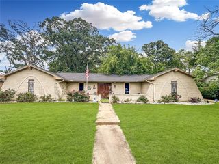615 38th Street SE, Paris, TX 75462