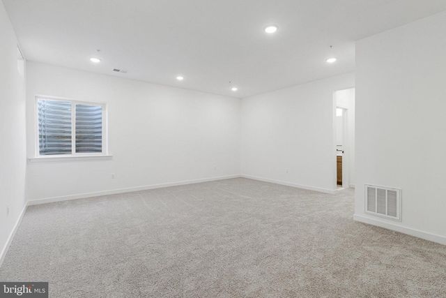 5724 HOWARD DR, Glen Burnie, MD 21060