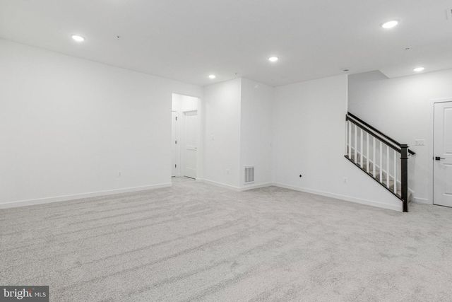 5724 HOWARD DR, Glen Burnie, MD 21060