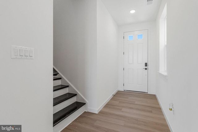 5724 HOWARD DR, Glen Burnie, MD 21060