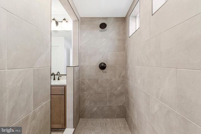 5724 HOWARD DR, Glen Burnie, MD 21060