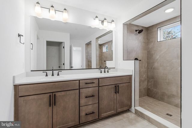 5724 HOWARD DR, Glen Burnie, MD 21060