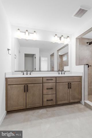 5724 HOWARD DR, Glen Burnie, MD 21060