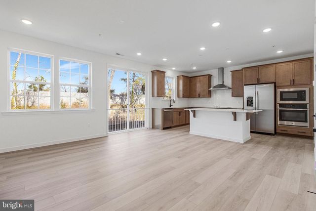 5724 HOWARD DR, Glen Burnie, MD 21060