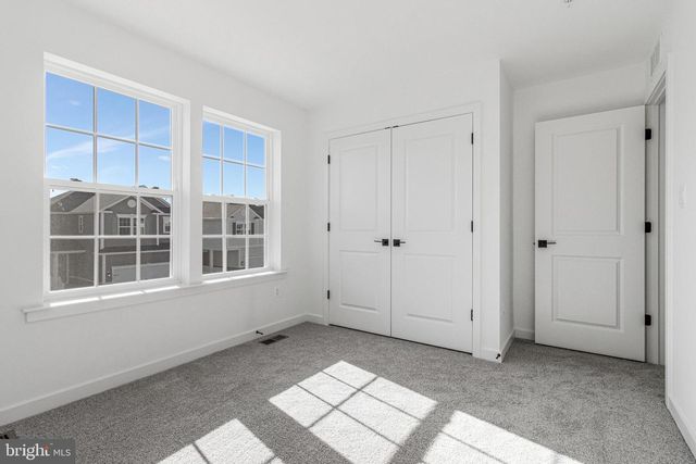 5724 HOWARD DR, Glen Burnie, MD 21060