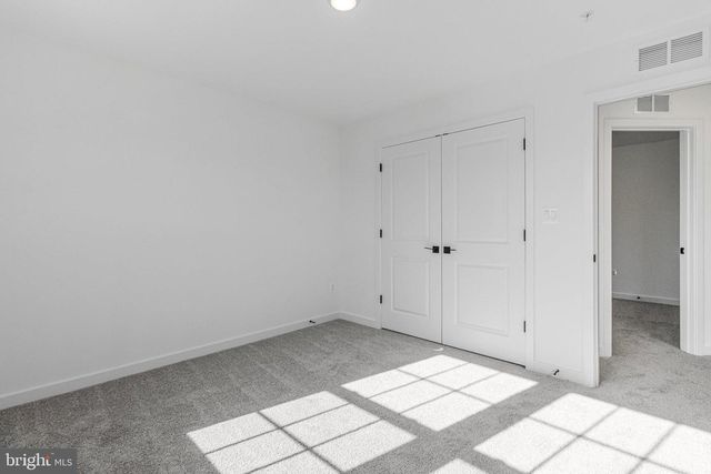 5724 HOWARD DR, Glen Burnie, MD 21060