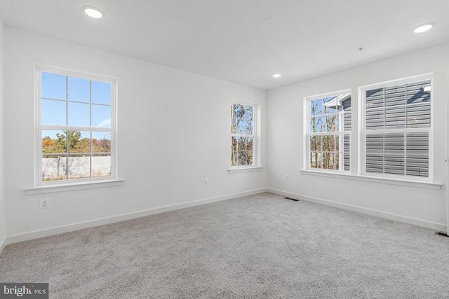 5724 HOWARD DR, Glen Burnie, MD 21060