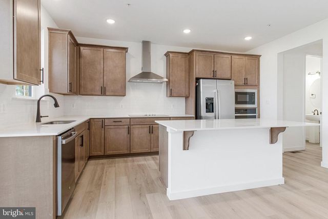 5724 HOWARD DR, Glen Burnie, MD 21060