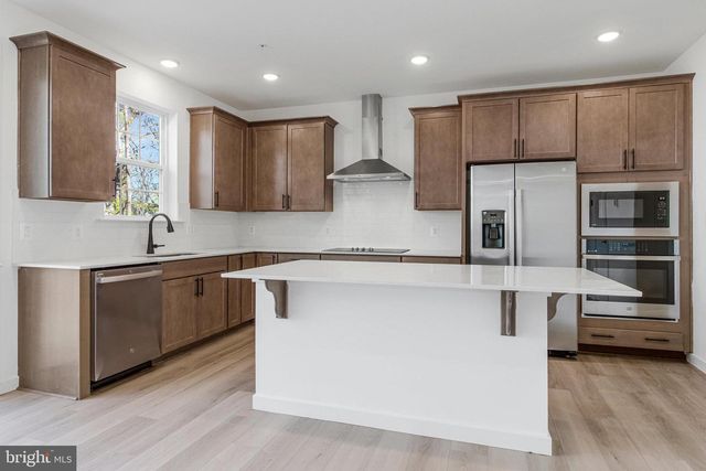 5724 HOWARD DR, Glen Burnie, MD 21060