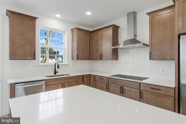 5724 HOWARD DR, Glen Burnie, MD 21060