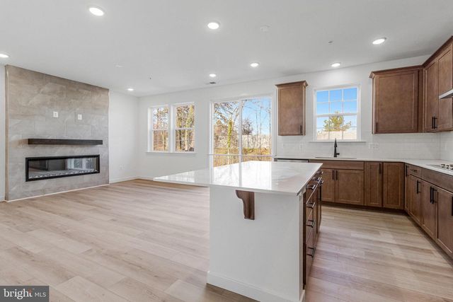 5724 HOWARD DR, Glen Burnie, MD 21060